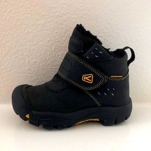 Keen waterproof winter boots for toddler size 9
